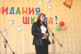 мама Марата Хабибулина выступает с приветственным словом от родителей