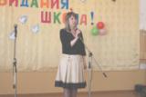 Директор школы М.Г.Трофимова напутствует выпускников